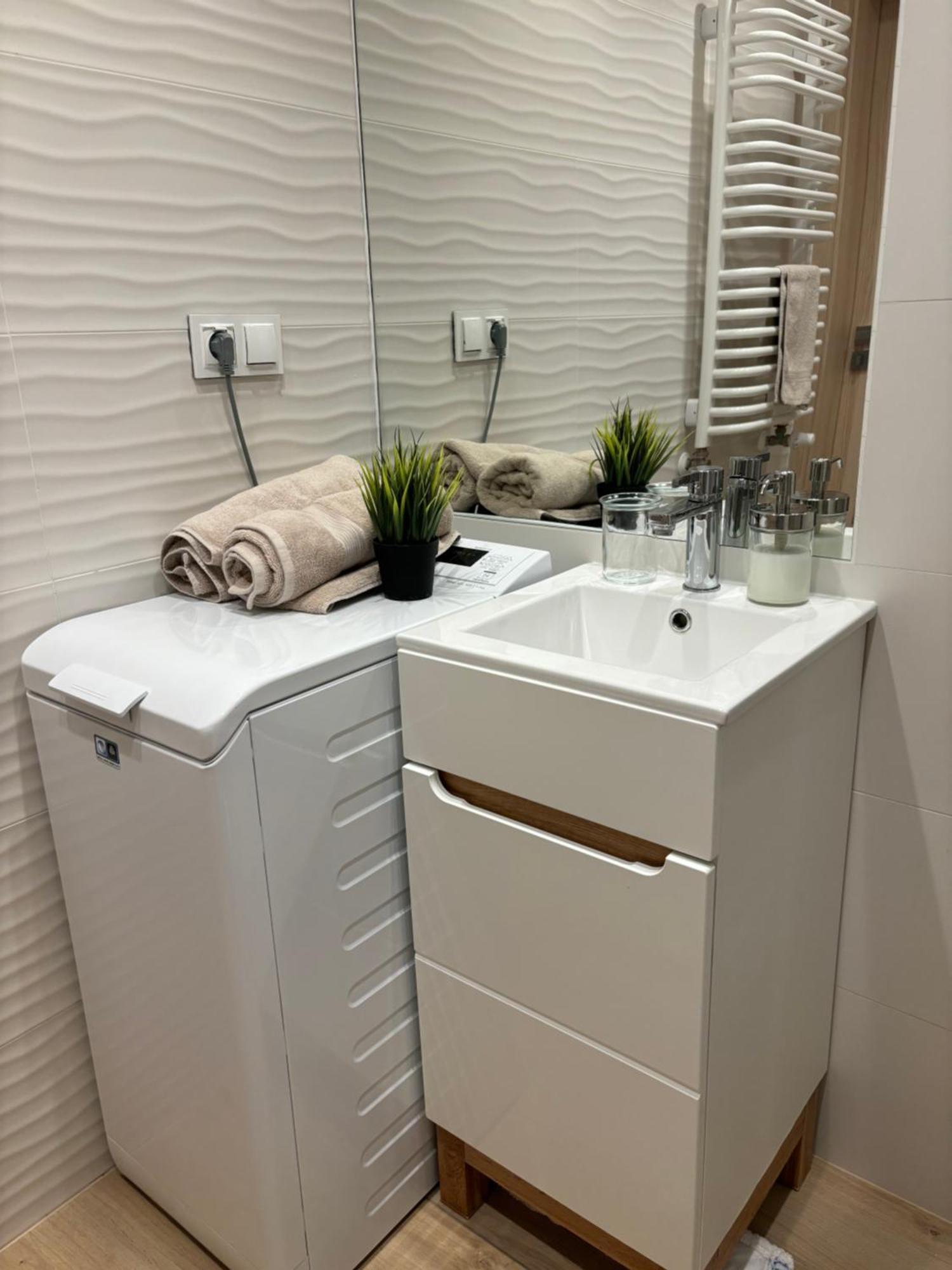 Chopin Park Lux Apartment, Self Check-In 24H, Free Parking, Air-Conditioning Poznan Phòng bức ảnh